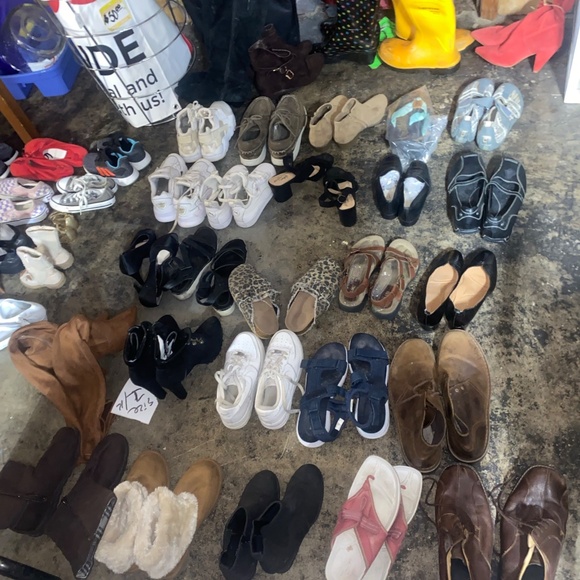 1000 Items! Live Unboxing Show -Wednesday Night 8 pm-$5.00 Starts - Picture 7 of 7